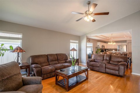 House in Tarpon Springs, Florida 4 bedrooms, 211.17 sq.m. № 2196437 - photo 8