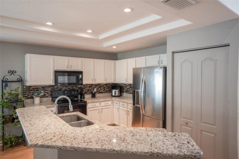 House in Tarpon Springs, Florida 4 bedrooms, 211.17 sq.m. № 2196437 - photo 5
