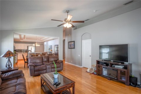 House in Tarpon Springs, Florida 4 bedrooms, 211.17 sq.m. № 2196437 - photo 9
