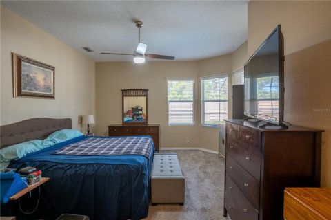 House in Tarpon Springs, Florida 4 bedrooms, 211.17 sq.m. № 2196437 - photo 12