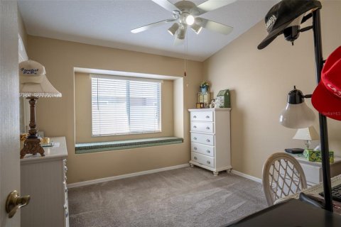 House in Tarpon Springs, Florida 4 bedrooms, 211.17 sq.m. № 2196437 - photo 18