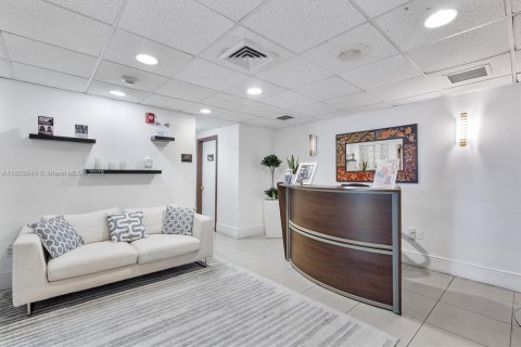 Condominio en alquiler en Hallandale Beach, Florida, 3 dormitorios, 191.84 m2 № 1788369 - foto 20