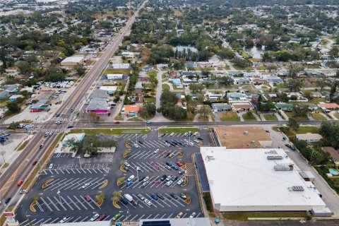 Immobilier commercial à louer à Kenneth City, Floride: 4827.57 m2 № 1723801 - photo 8