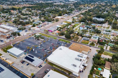 Immobilier commercial à louer à Kenneth City, Floride: 4827.57 m2 № 1723801 - photo 10