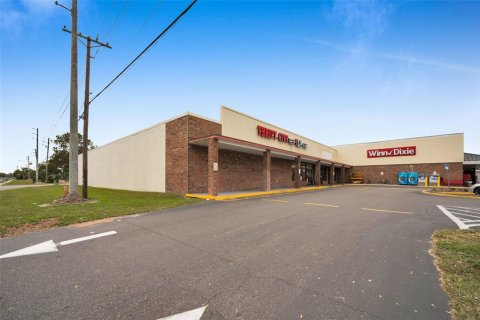 Immobilier commercial à louer à Kenneth City, Floride: 4827.57 m2 № 1723801 - photo 2