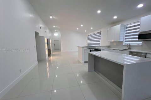 Adosado en alquiler en Pembroke Pines, Florida, 3 dormitorios, 127.28 m2 № 2026117 - foto 9