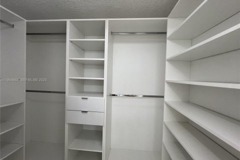 Adosado en alquiler en Pembroke Pines, Florida, 3 dormitorios, 127.28 m2 № 2026117 - foto 15