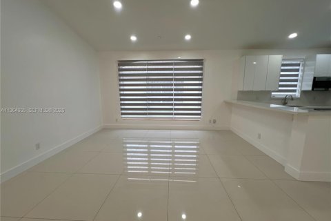 Adosado en alquiler en Pembroke Pines, Florida, 3 dormitorios, 127.28 m2 № 2026117 - foto 8