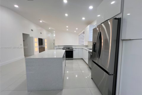 Adosado en alquiler en Pembroke Pines, Florida, 3 dormitorios, 127.28 m2 № 2026117 - foto 4