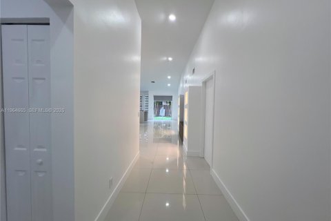 Adosado en alquiler en Pembroke Pines, Florida, 3 dormitorios, 127.28 m2 № 2026117 - foto 2