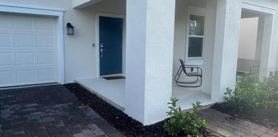 House in Apopka, Florida 4 bedrooms, 229.38 sq.m. № 2226690