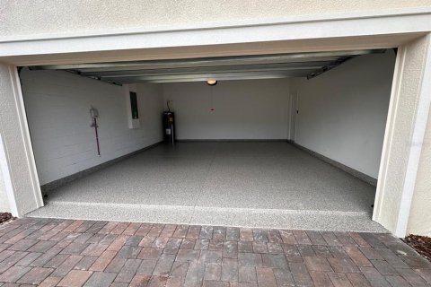 House in Apopka, Florida 4 bedrooms, 229.38 sq.m. № 2226690 - photo 3