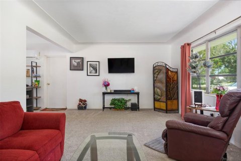 Casa en venta en Saint Petersburg, Florida, 3 dormitorios, 114.27 m2 № 1813454 - foto 3