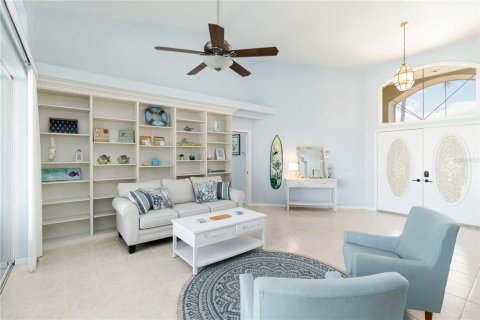 Villa ou maison à vendre à Port Charlotte, Floride: 3 chambres, 227.05 m2 № 1608880 - photo 2