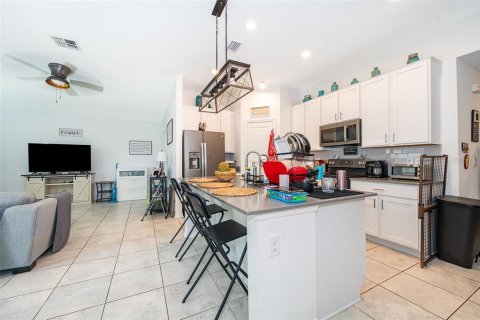 House in Kissimmee, Florida 3 bedrooms, 144.93 sq.m. № 1795169 - photo 5