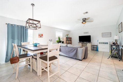 House in Kissimmee, Florida 3 bedrooms, 144.93 sq.m. № 1795169 - photo 6
