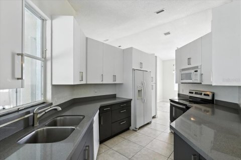 Купить виллу или дом в Палм-Кост, Флорида 3 комнаты, 218.51м2, № 1919434 - фото 3