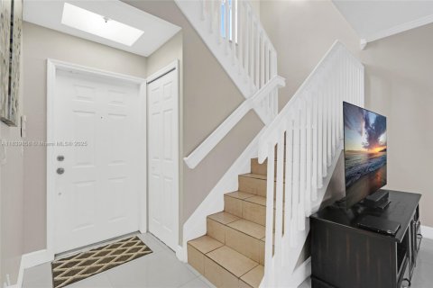Adosado en venta en Miami Lakes, Florida, 3 dormitorios, 134.71 m2 № 1839231 - foto 4