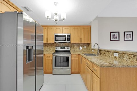 Adosado en venta en Miami Lakes, Florida, 3 dormitorios, 134.71 m2 № 1839231 - foto 11