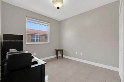 Adosado en venta en Miami Lakes, Florida, 3 dormitorios, 134.71 m2 № 1839231 - foto 22