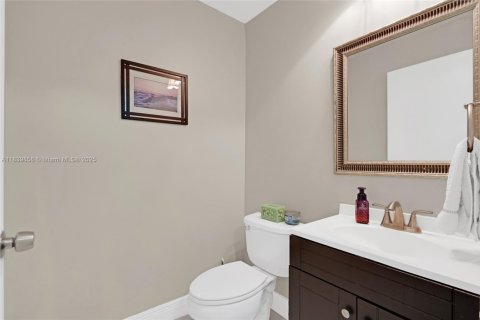 Adosado en venta en Miami Lakes, Florida, 3 dormitorios, 134.71 m2 № 1839231 - foto 9
