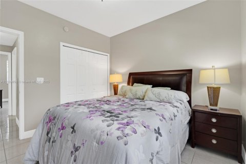Adosado en venta en Miami Lakes, Florida, 3 dormitorios, 134.71 m2 № 1839231 - foto 20
