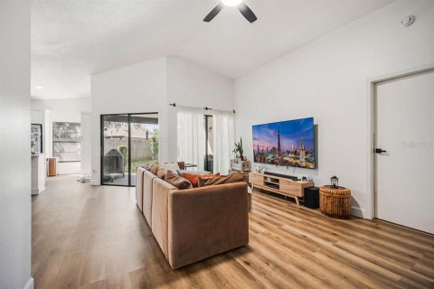 Villa ou maison à vendre à Orlando, Floride: 3 chambres, 126.81 m2 № 2306556 - photo 4