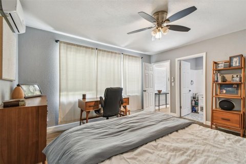 Casa en venta en Tampa, Florida, 4 dormitorios, 143.44 m2 № 1801718 - foto 28