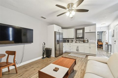 Casa en venta en Tampa, Florida, 4 dormitorios, 143.44 m2 № 1801718 - foto 13