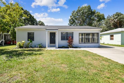 Casa en venta en Tampa, Florida, 4 dormitorios, 143.44 m2 № 1801718 - foto 1