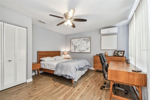 Casa en venta en Tampa, Florida, 4 dormitorios, 143.44 m2 № 1801718 - foto 25