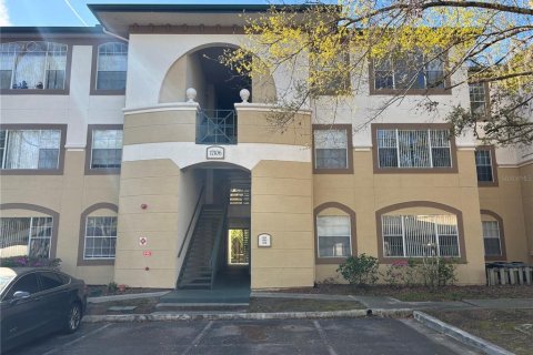 Condo in Tampa, Florida, 2 bedrooms  № 1526927 - photo 1
