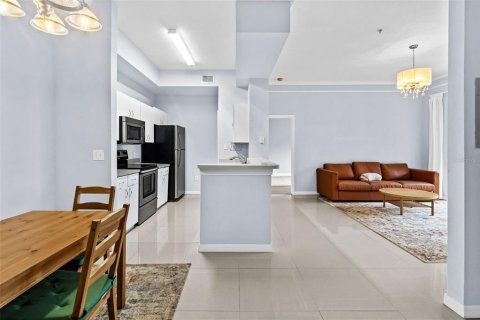 Condo in Tampa, Florida, 2 bedrooms  № 1526927 - photo 10