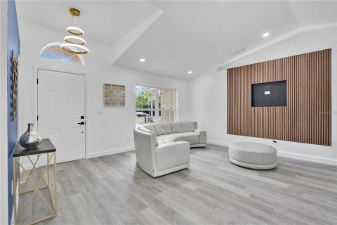 Casa en venta en Apopka, Florida, 4 dormitorios, 164.34 m2 № 2143906 - foto 9