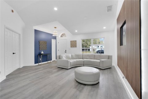 Casa en venta en Apopka, Florida, 4 dormitorios, 164.34 m2 № 2143906 - foto 11