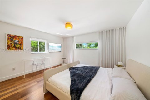 Villa ou maison à louer à Miami, Floride: 5 chambres, 311.59 m2 № 2433940 - photo 10
