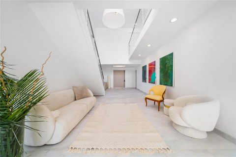 Villa ou maison à louer à Miami, Floride: 5 chambres, 311.59 m2 № 2433940 - photo 5