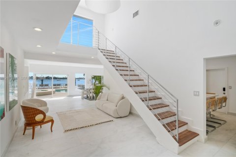 Villa ou maison à louer à Miami, Floride: 5 chambres, 311.59 m2 № 2433940 - photo 6