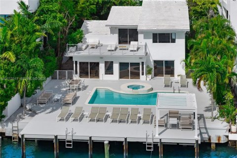 Villa ou maison à Miami, Floride 5 chambres, 311.59 m2 № 2433940
