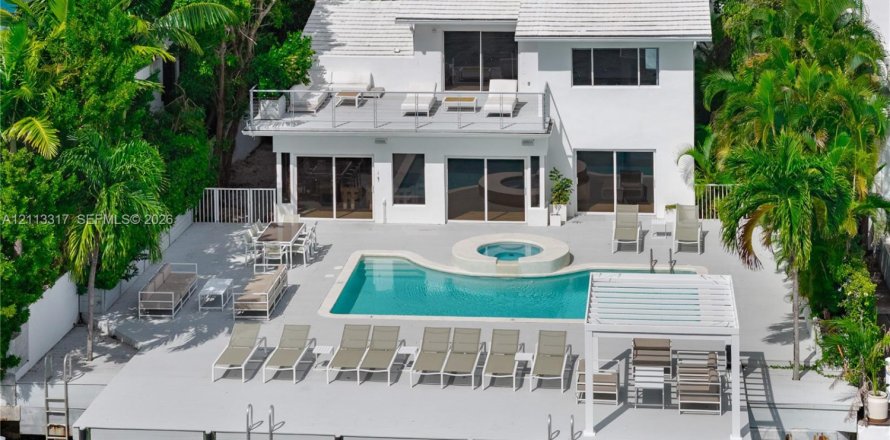 Villa ou maison à Miami, Floride 5 chambres, 311.59 m2 № 2433940