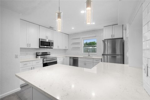 House in Maitland, Florida 3 bedrooms, 181.16 sq.m. № 1819081 - photo 8