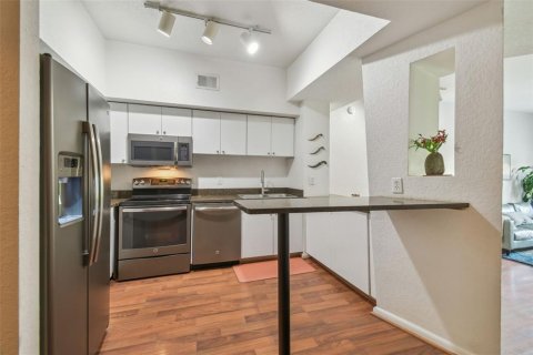 Condominio en alquiler en Tampa, Florida, 1 dormitorio, 66.98 m2 № 2094451 - foto 3