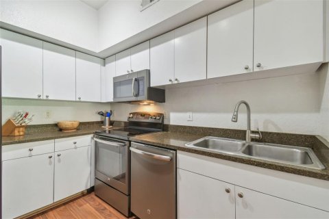 Condominio en alquiler en Tampa, Florida, 1 dormitorio, 66.98 m2 № 2094451 - foto 5