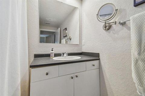 Condominio en alquiler en Tampa, Florida, 1 dormitorio, 66.98 m2 № 2094451 - foto 13