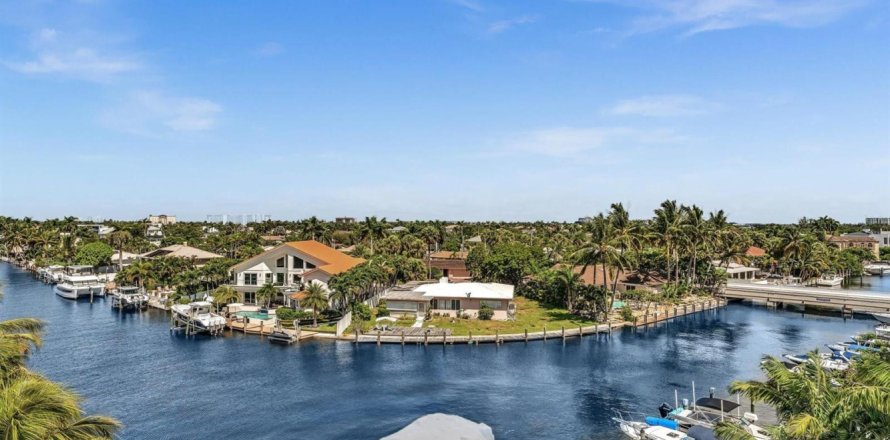 Condominio en Pompano Beach, Florida, 2 dormitorios № 2181946