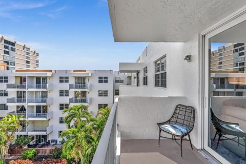 Condominio en alquiler en Pompano Beach, Florida, 2 dormitorios, 94.2 m2 № 2181946 - foto 27
