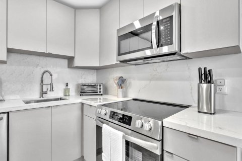 Condominio en alquiler en Pompano Beach, Florida, 2 dormitorios, 94.2 m2 № 2181946 - foto 8