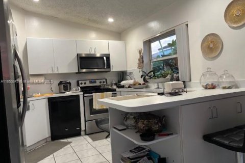 Купить виллу или дом в Майами, Флорида 3 спальни, 142.23м2, № 2037936 - фото 3