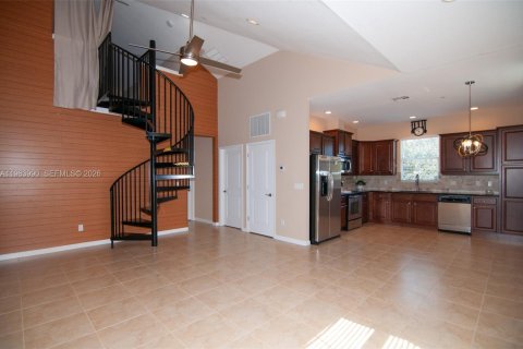 Снять в аренду таунхаус в Купер-Сити, Флорида 2 спальни, 116.5м2, № 2025975 - фото 17