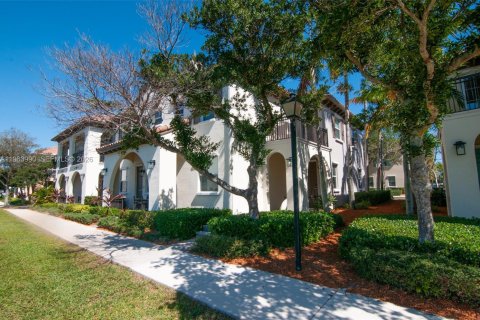 Снять в аренду таунхаус в Купер-Сити, Флорида 2 спальни, 116.5м2, № 2025975 - фото 2